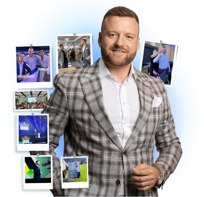 Jiří Šedek s fotkami ze svých akcí a školení